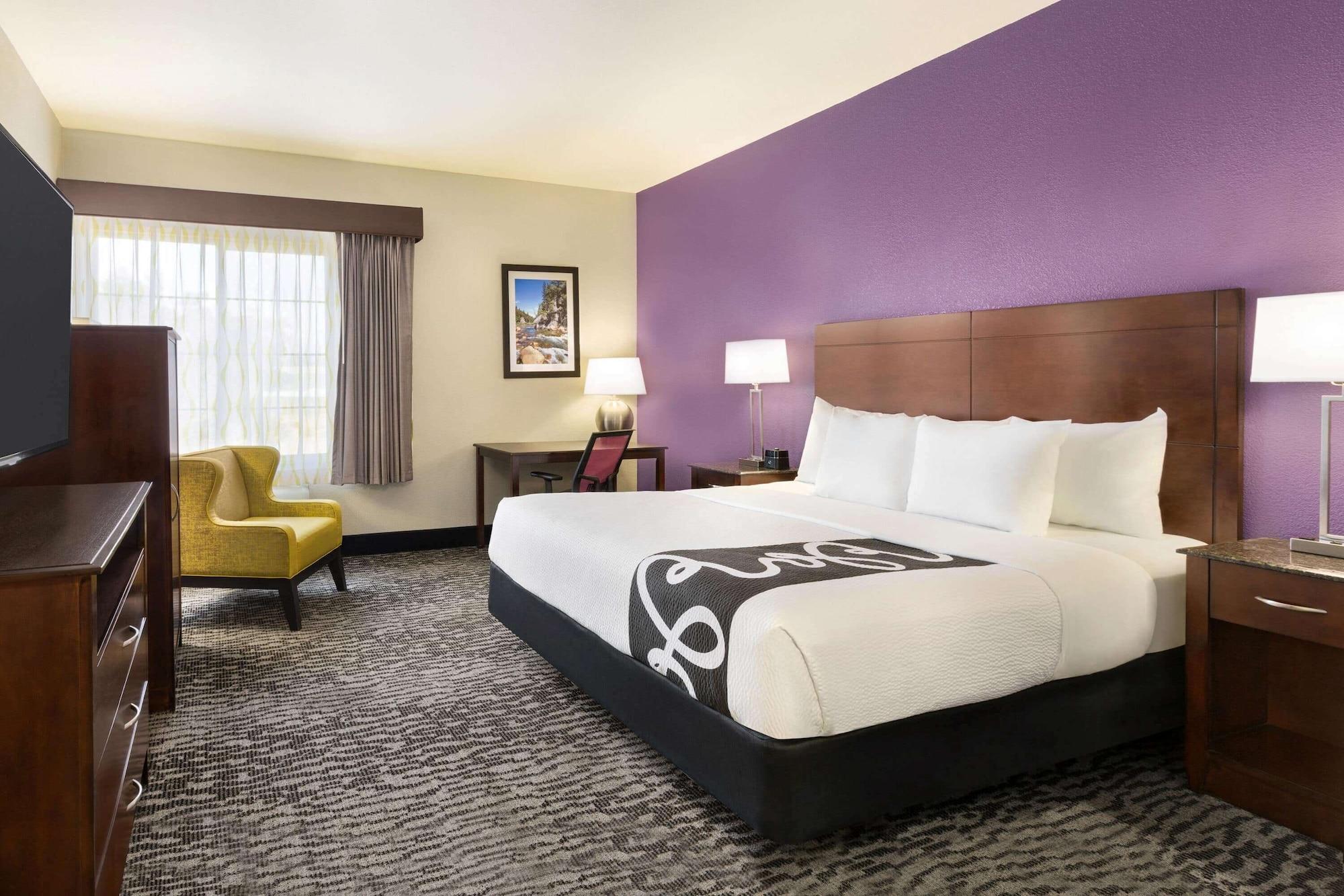 Отель La Quinta By Wyndham Fresno Northwest Экстерьер фото
