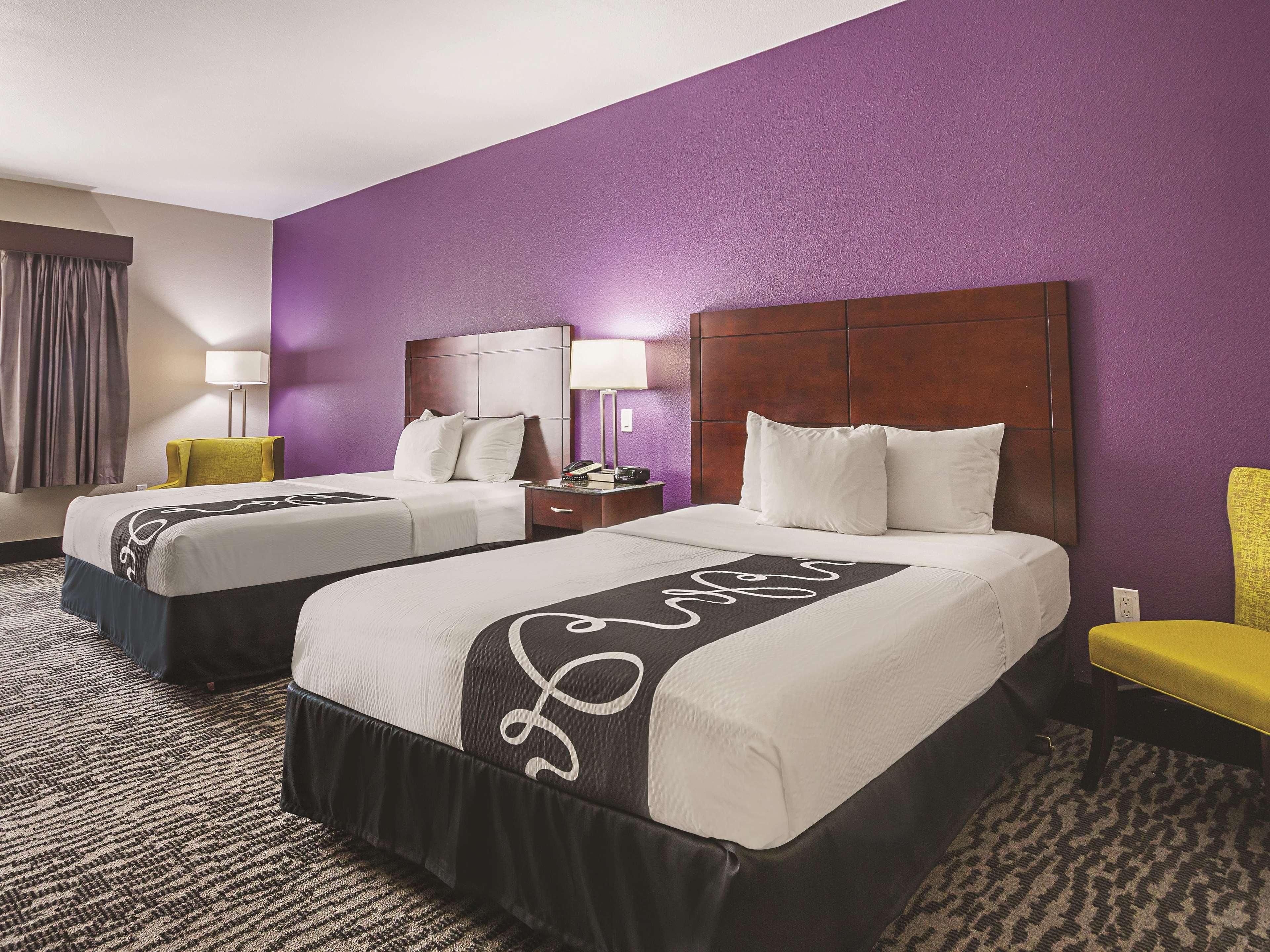 Отель La Quinta By Wyndham Fresno Northwest Экстерьер фото