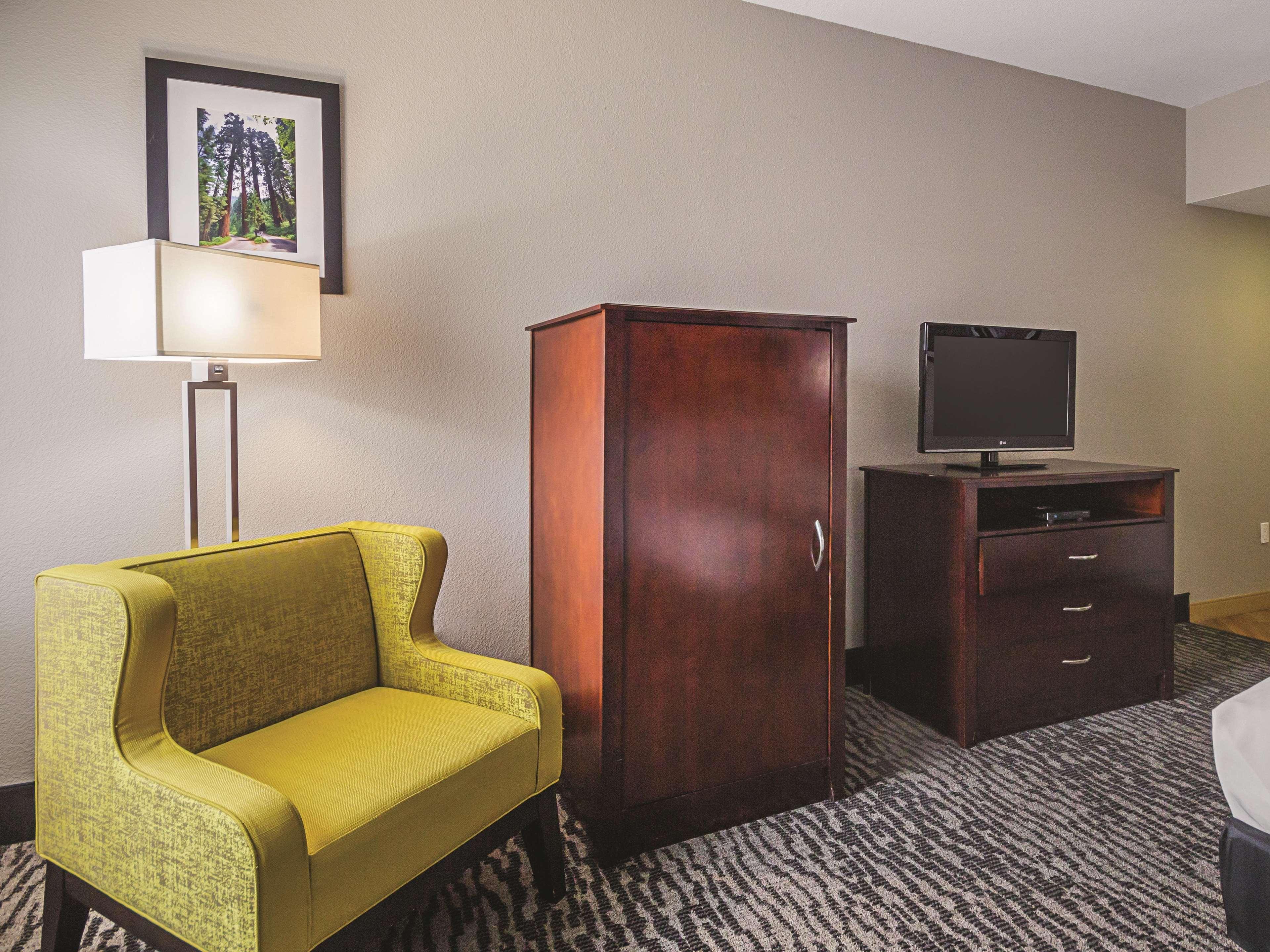 Отель La Quinta By Wyndham Fresno Northwest Экстерьер фото