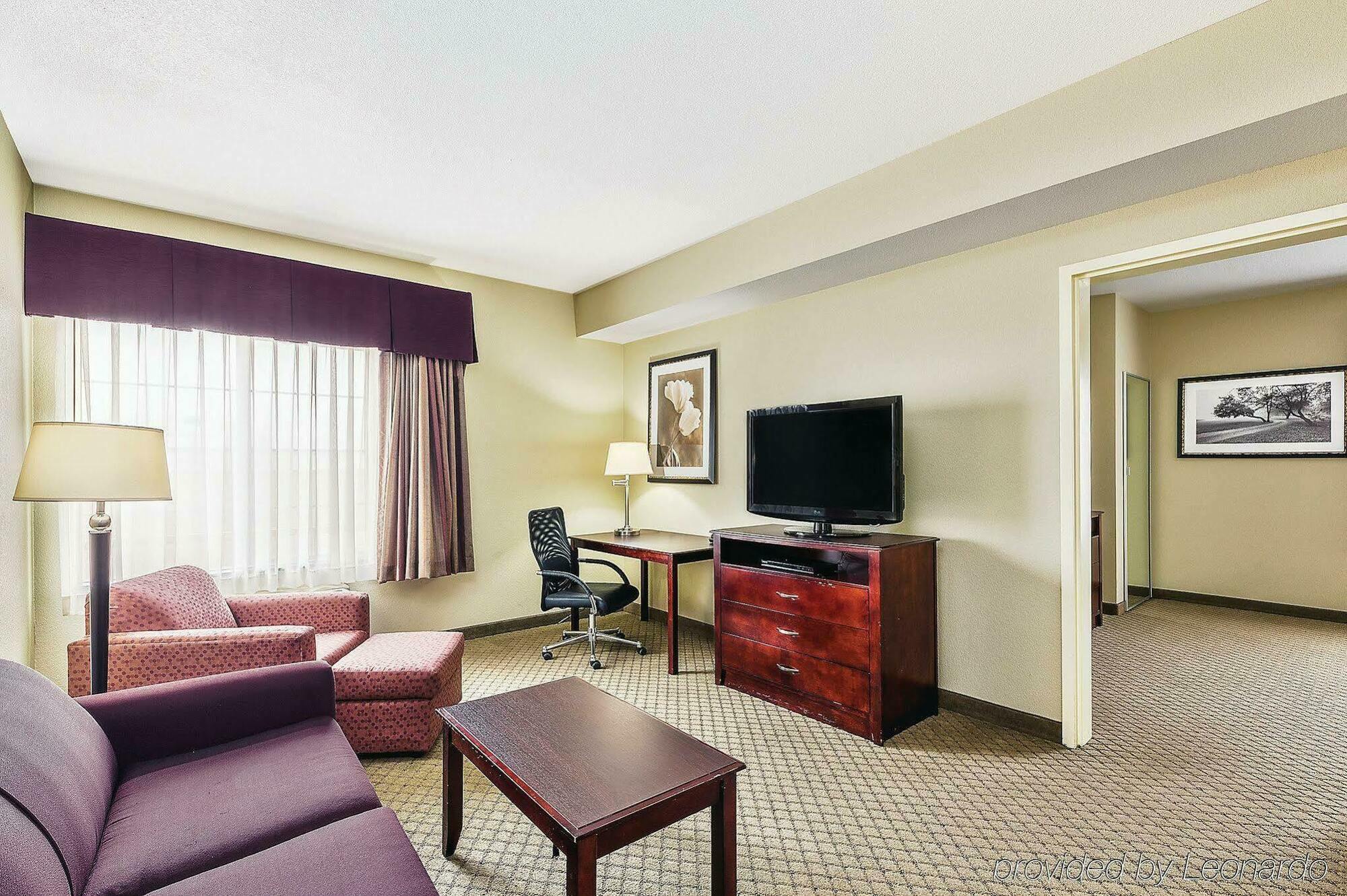 Отель La Quinta By Wyndham Fresno Northwest Экстерьер фото